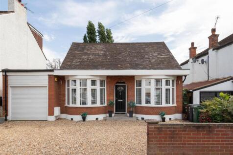 Chingford Avenue E4