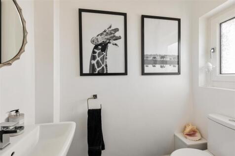 Chingford Avenue E4