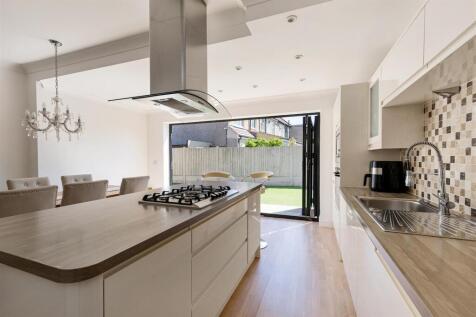 York Road E4