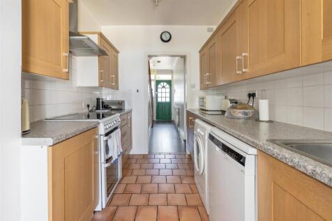 Larkswood Road, E4