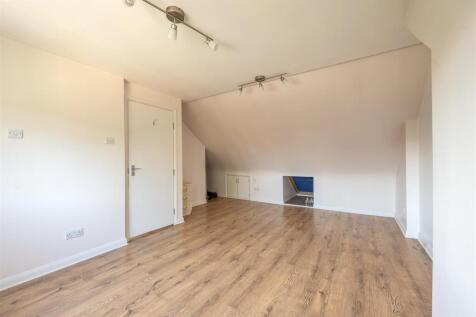 Larkswood Road, E4