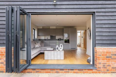 Sewardstone Road E4