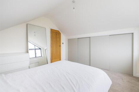Sewardstone Road E4