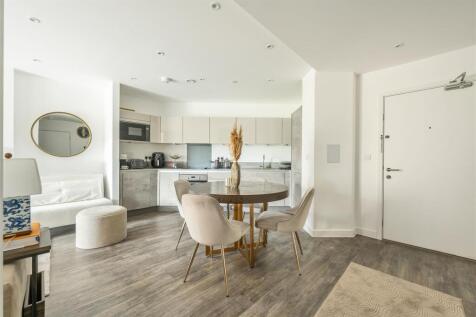 Living-Area-1.jpg