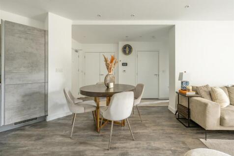 Living-Area-5.jpg