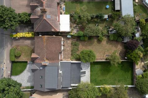 The Avenue E4