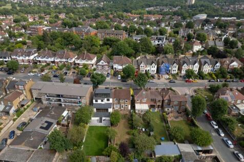The Avenue E4