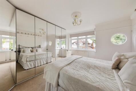 Dale View Avenue E4