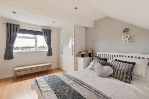 Dale View Avenue E4