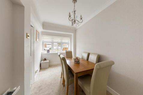 Dale View Avenue E4