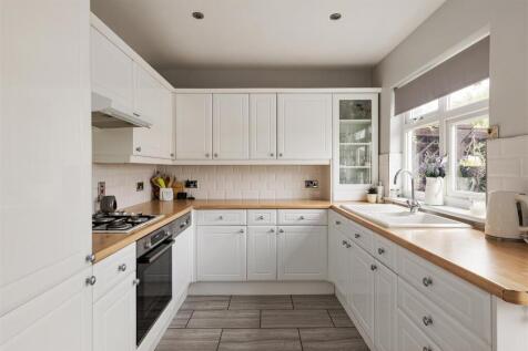 Dale View Avenue E4