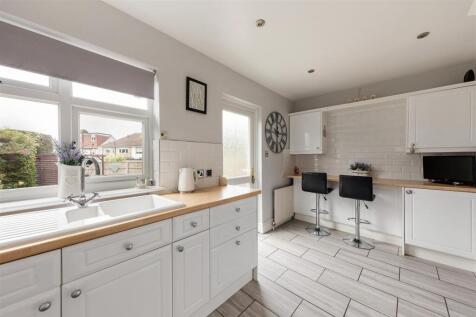 Dale View Avenue E4