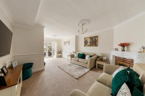 Dale View Avenue E4
