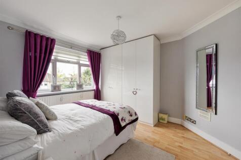 Dale View Avenue E4