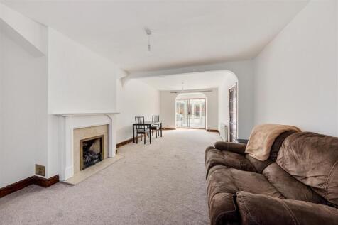 Larkshall Road, E4