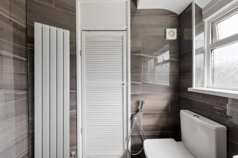 Larkshall Road, E4