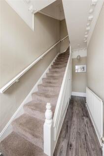 Westward Road, E4