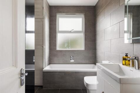 Westward Road, E4