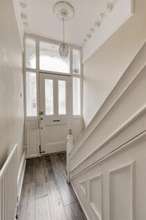 Westward Road, E4