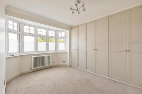 Beech Hall Crescent, E4