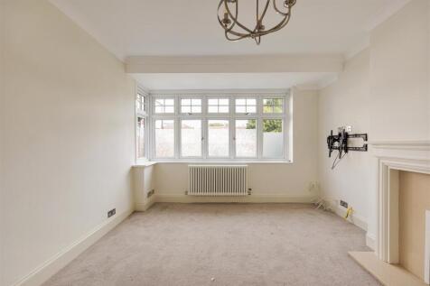 Beech Hall Crescent, E4