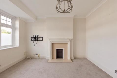 Beech Hall Crescent, E4