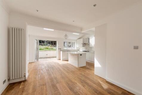 Beech Hall Crescent, E4