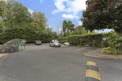 Chingford Avenue, E4