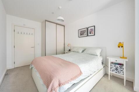 Lena Kennedy Close, E4