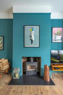 Selwyn Avenue, E4