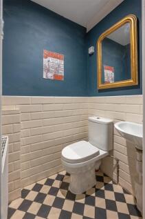 Selwyn Avenue, E4