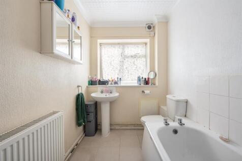 Bathroom.jpg