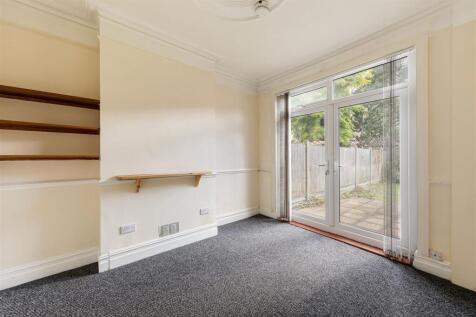 Hale End Road E4