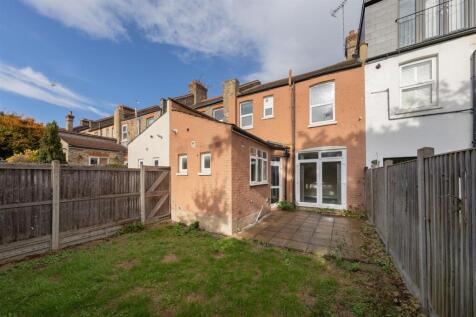 Hale End Road E4