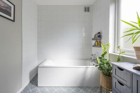 Bathroom-3.jpg