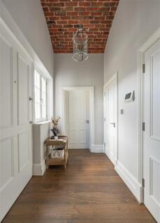 Hallway-3.jpg