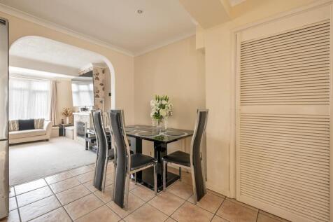 Normanton Park E4
