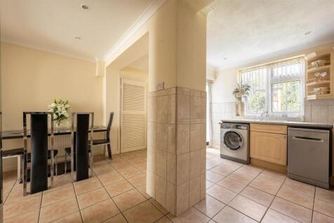 Normanton Park E4