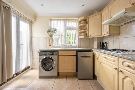 Normanton Park E4