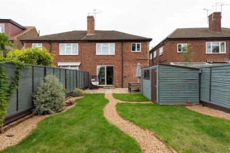 Heathcote Grove E4