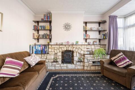 Larkswood Road E4