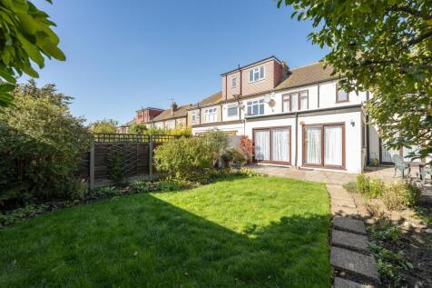 Larkswood Road E4