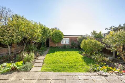 Larkswood Road E4