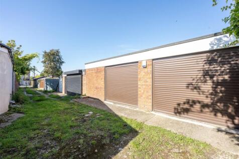 Larkswood Road E4