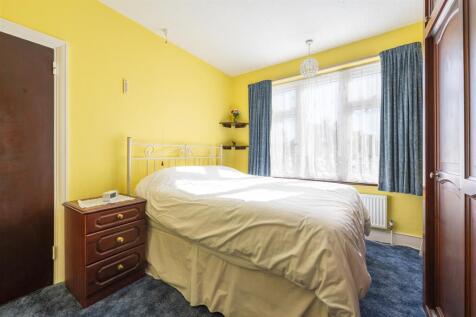 Larkswood Road E4
