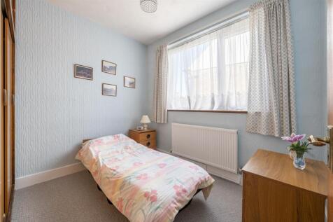 Larkswood Road E4