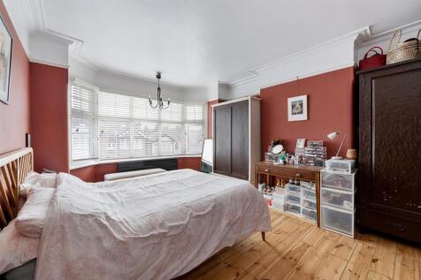 Pole Hill Road, E4