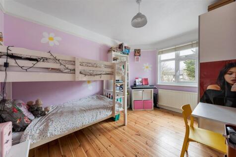 Pole Hill Road, E4