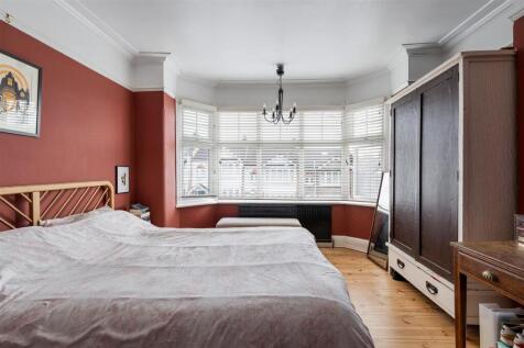 Pole Hill Road, E4