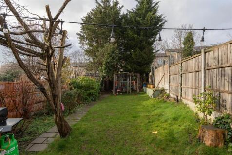 Pole Hill Road, E4